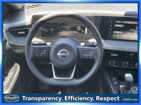 Certified 2025 Nissan Kicks SV AWD/4WD image 14