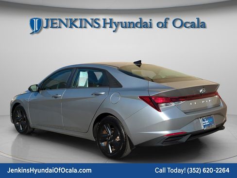 Certified 2023 Hyundai Elantra SEL image 5