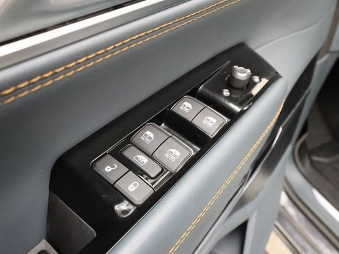 Used 2022 Jeep Grand Wagoneer Series II w/ Convenience Group III image 9