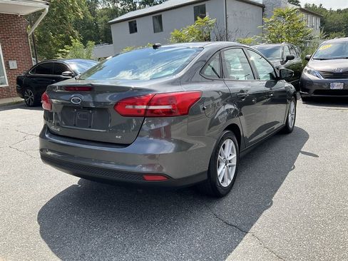 Used 2017 Ford Focus SE FWD image 5