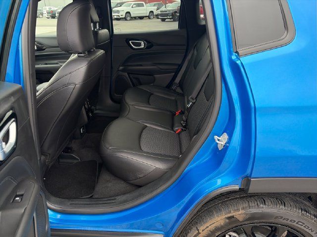 Used 2026 Jeep Compass Latitude AWD/4WD image 23