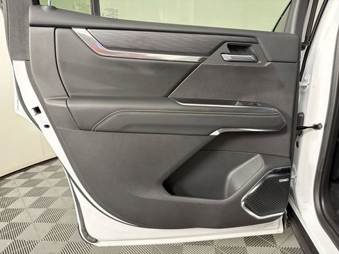 New 2025 GMC Acadia Elevation w/ Elevation Premium Package image 21