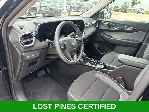 Used 2025 Chevrolet TrailBlazer LT FWD image 6