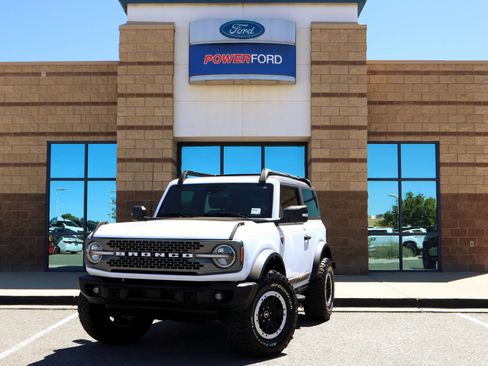 Certified 2023 Ford Bronco Badlands w/ Sasquatch Package AWD/4WD image 2