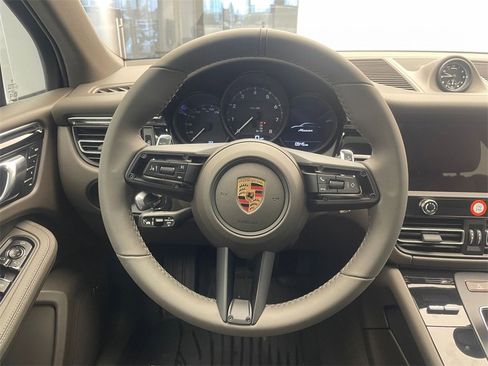 New 2026 Porsche Macan image 10