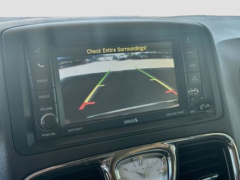 Used 2013 Chrysler Town & Country Touring FWD image 21