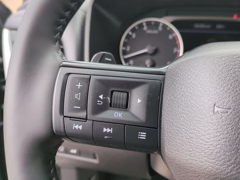 Certified 2025 Nissan Rogue SV image 12