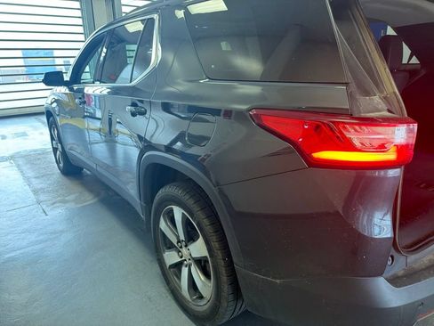 Used 2019 Chevrolet Traverse LT w/ LT Premium Package AWD/4WD image 8
