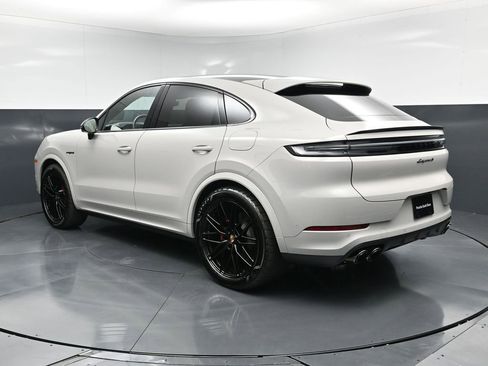 New 2025 Porsche Cayenne S AWD/4WD image 3