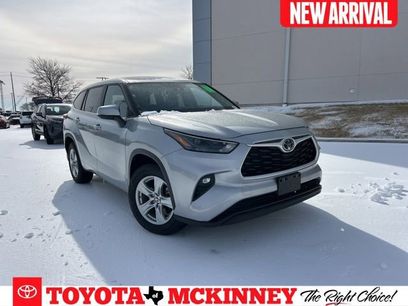 Used 2023 Toyota Highlander LE