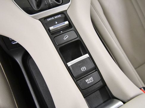 Certified 2024 Honda HR-V EX-L image 27