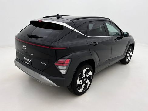 Used 2025 Hyundai Kona Limited image 12