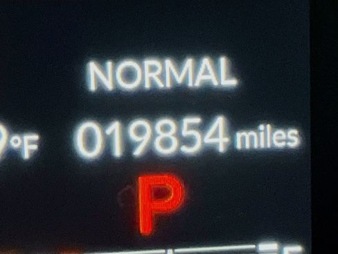 Used 2025 Honda Pilot TrailSport image 12