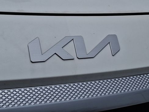 New 2025 Kia Seltos LX image 5