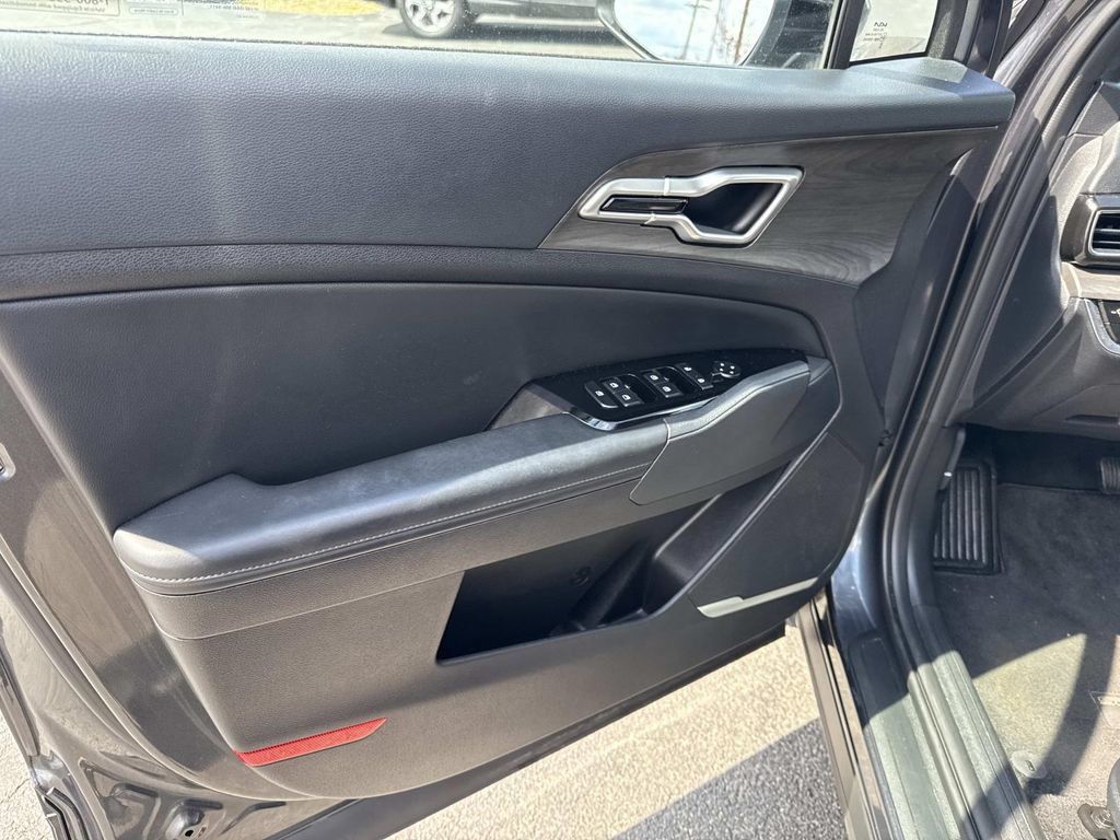 Used 2024 Kia Sportage X-Line AWD/4WD image 17