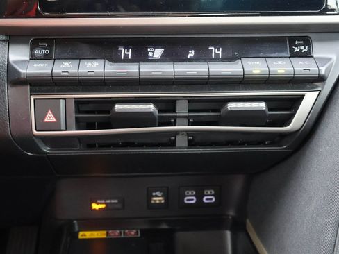 Used 2025 Toyota Camry LE FWD image 17