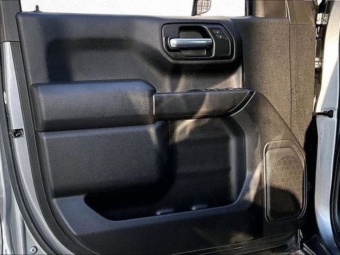 Used 2021 Chevrolet Silverado 1500 Custom AWD/4WD image 19