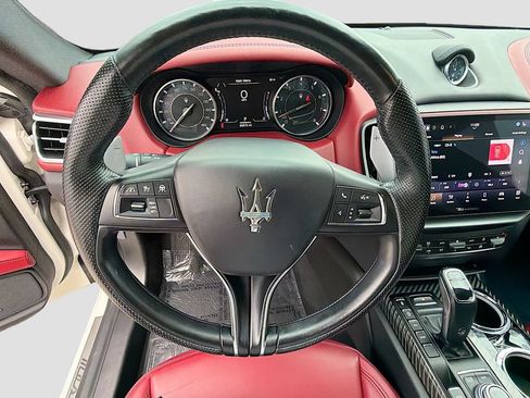 Used 2022 Maserati Ghibli Modena Q4 AWD/4WD image 39