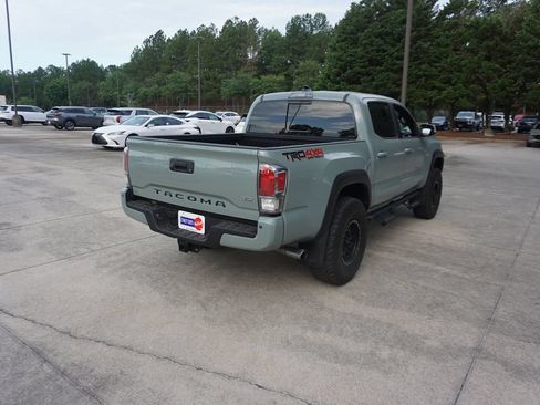 Used 2022 Toyota Tacoma TRD Off-Road w/ Technology Package AWD/4WD image 22