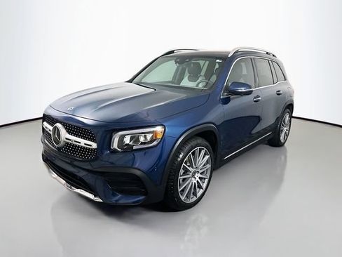 Used 2022 Mercedes-Benz GLB 250 image 1