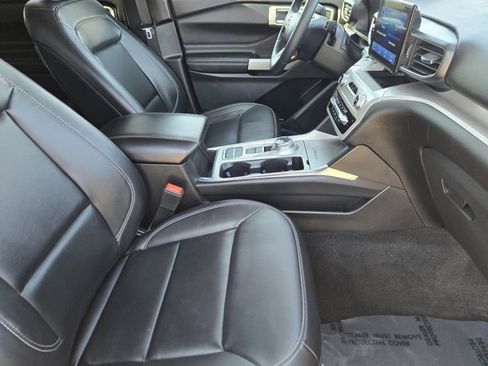 Used 2023 Ford Explorer XLT w/ Equipment Group 202A image 13