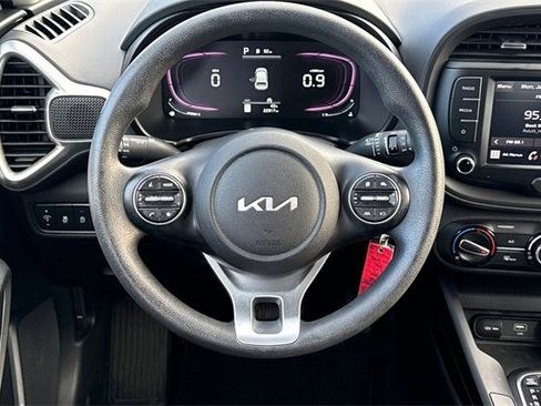 Certified 2023 Kia Soul LX w/ LX Technology Package image 18