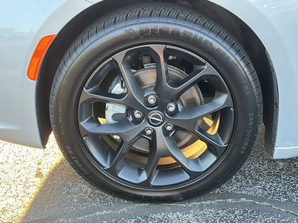 Used 2026 Chrysler Pacifica Limited w/ S Appearance Package FWD image 9