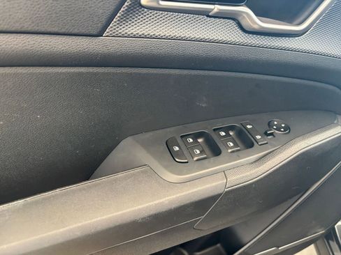 Used 2025 Kia Sportage LX image 20