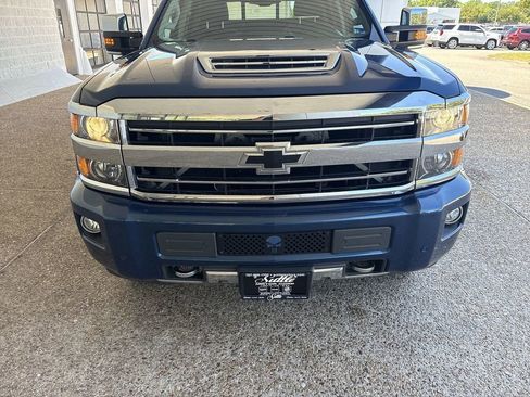 Used 2018 Chevrolet Silverado 2500 High Country w/ Duramax Plus Package AWD/4WD image 31