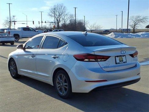Used 2017 Hyundai Elantra SE image 3