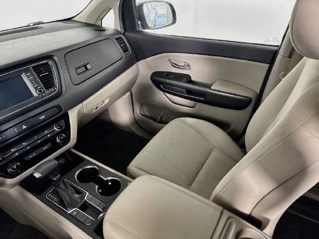 Used 2021 Kia Sedona LX FWD image 22