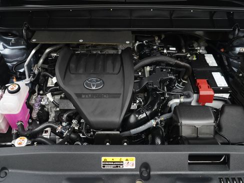 Used 2023 Toyota Highlander Platinum AWD/4WD image 32