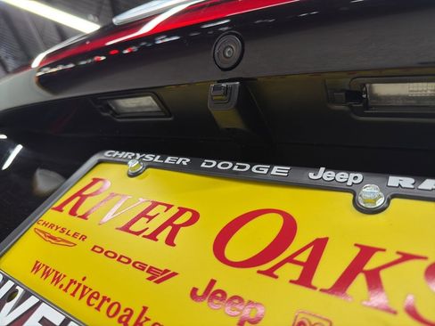 New 2026 Chrysler Pacifica Select image 7