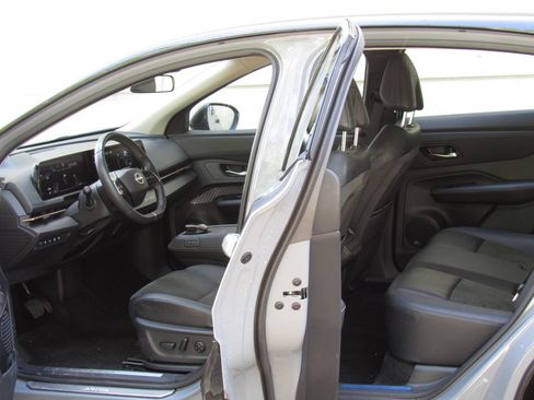 Used 2024 Nissan Ariya AWD image 13