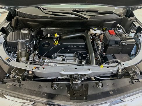 Used 2025 Chevrolet Equinox LT image 33