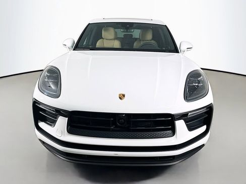 Certified 2026 Porsche Macan AWD/4WD image 6