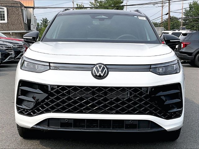 New 2026 Volkswagen Tiguan SE R-Line FWD image 5