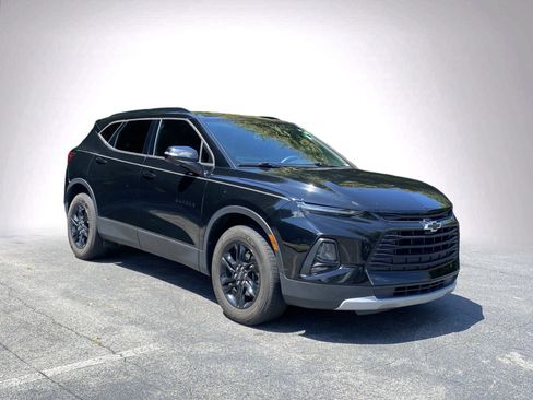 Used 2021 Chevrolet Blazer LT FWD image 2
