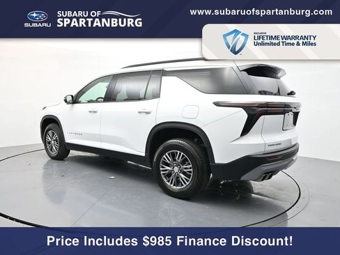 Used 2024 Chevrolet Traverse LT image 5