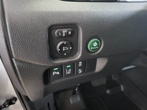 Used 2018 Honda Pilot Elite image 6