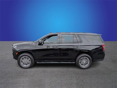 Used 2021 Chevrolet Tahoe Z71 w/ Luxury Package image 2