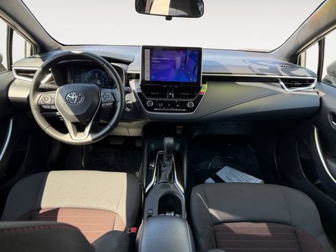 Used 2025 Toyota Corolla SE w/ SE Premium Package FWD image 10