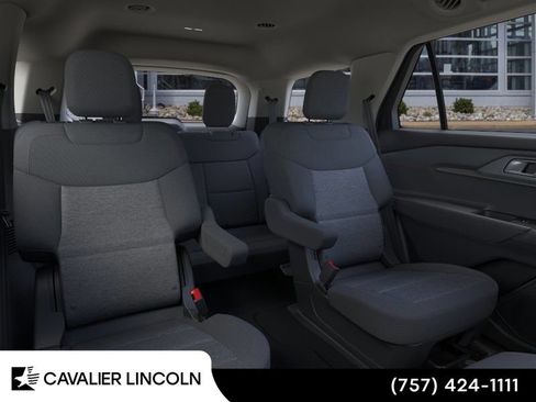 Used 2026 Ford Explorer Active AWD/4WD image 11