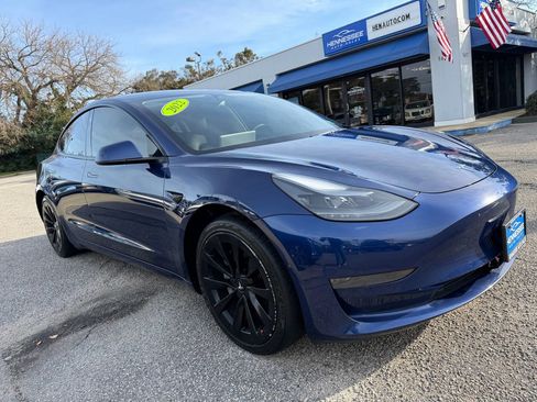 Used 2022 Tesla Model 3 Standard Range image 15
