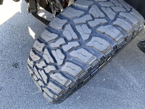 Used 2024 GMC Sierra 2500 AT4 w/ AT4 Premium Plus Package image 13