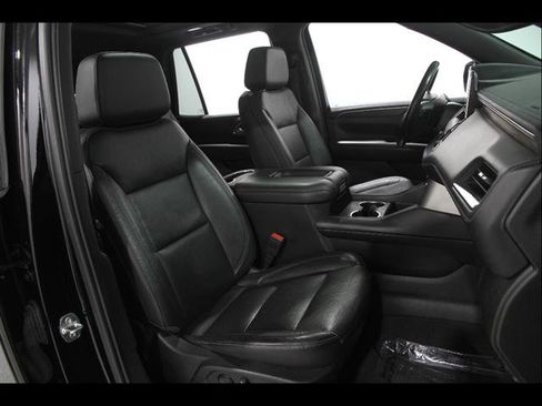 Used 2021 Chevrolet Tahoe Z71 w/ Z71 Signature Package AWD/4WD image 18
