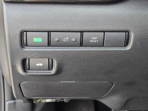 Certified 2023 Nissan Sentra SV w/ All-Weather Package FWD image 27