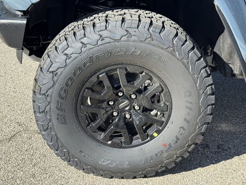 New 2025 Ford Bronco Raptor AWD/4WD image 14