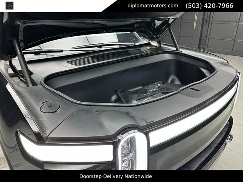 Used 2023 Rivian R1S Adventure image 45