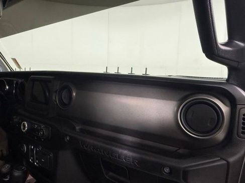 Used 2022 Jeep Wrangler Sport AWD/4WD image 24